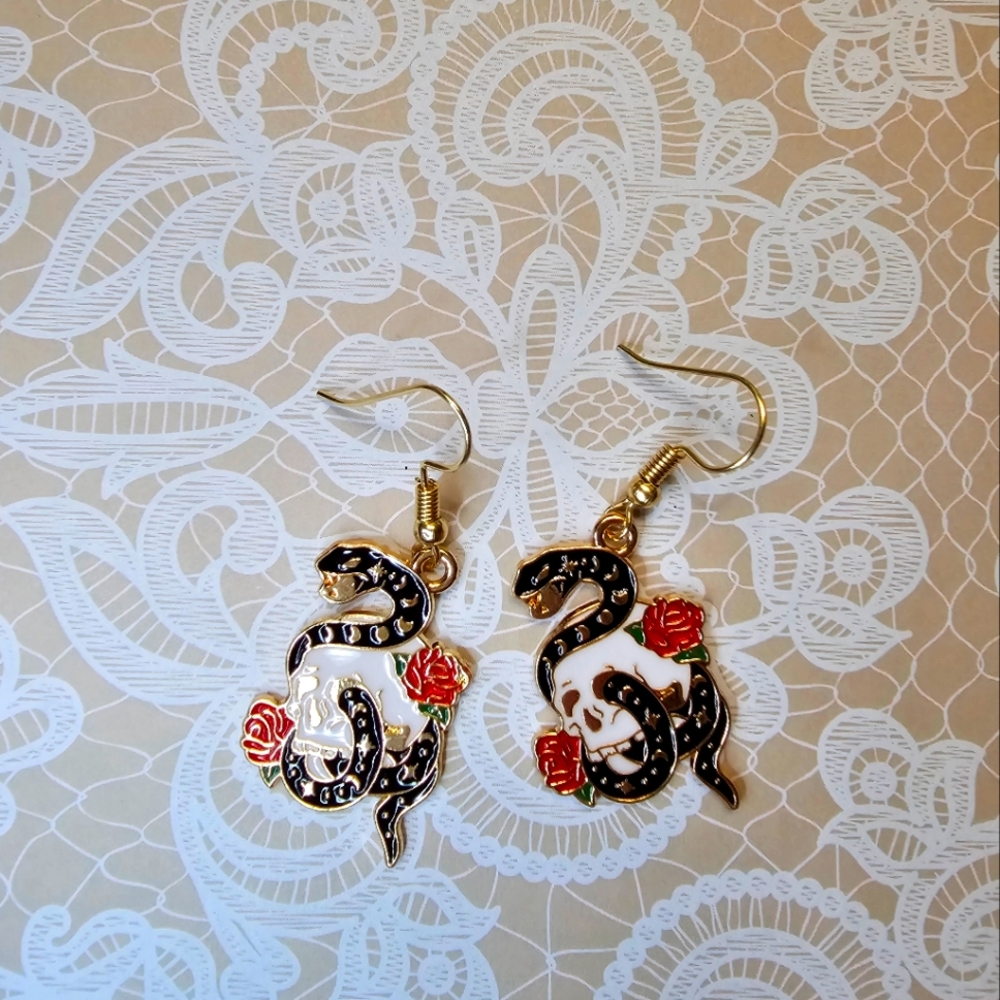 Skull & snake rose earrings